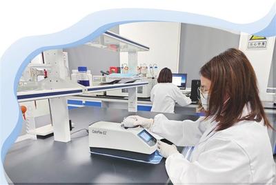 宜昌造“小顆粒”圈粉全球，國產聚酯新材料革新浪潮正起